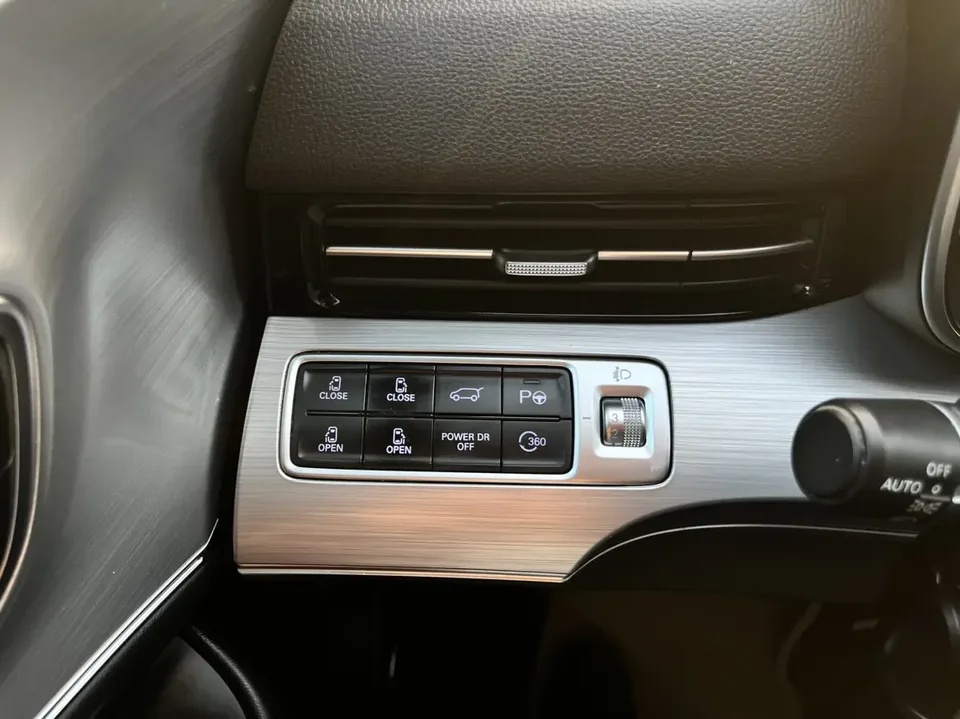 Roewe iMAX8 400TGI VIP Travel Exclusive Edition 2022 — миниатюра 5