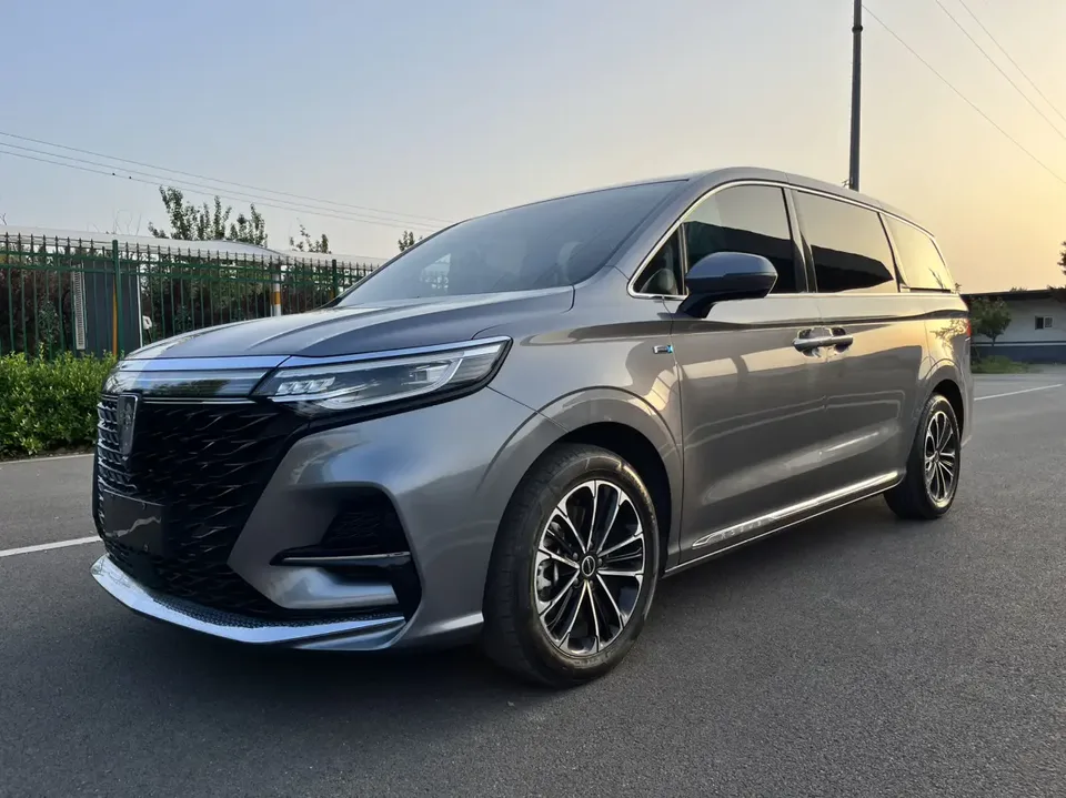 Roewe iMAX8 2022