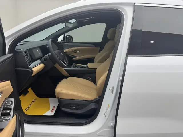 BYD Song L DM DM-i 112KM Beyond Edition 2025 — миниатюра 4
