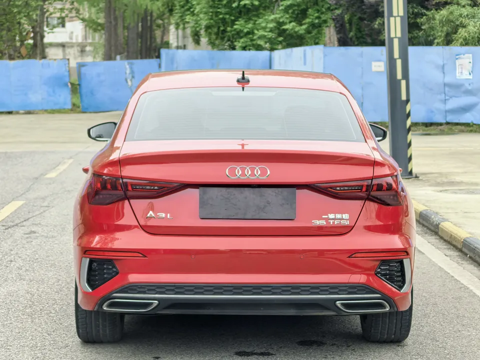 Audi A3 A3L Limousine 35 TFSI Fashion Sports 2022 — миниатюра 2