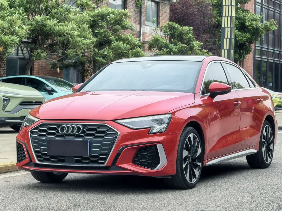 Audi A3 A3L Limousine 35 TFSI Fashion Sports 2022 — фото 1, купить с доставкой в Москву