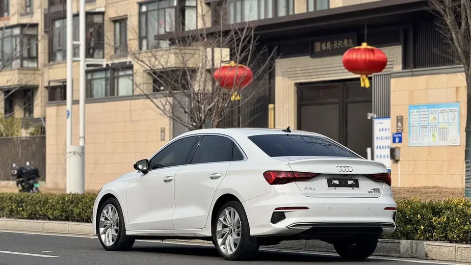 Audi A3 A3L Limousine 35 TFSI Fashionable and Elegant 2022 — миниатюра 5