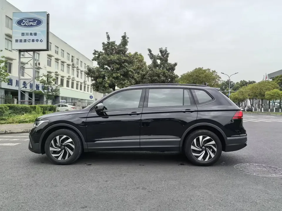 Volkswagen Tiguan L Outstanding 300TSI 2WD Longteng Edition 2025 — миниатюра 4