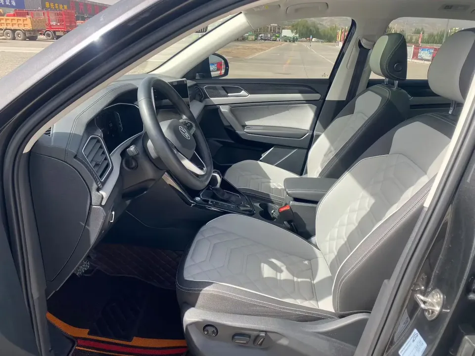 Volkswagen Tayron Tayron 2023 Tanyue 2023 330TSI 2WD Luxury Plus Advanced Edition 2023 — миниатюра 3