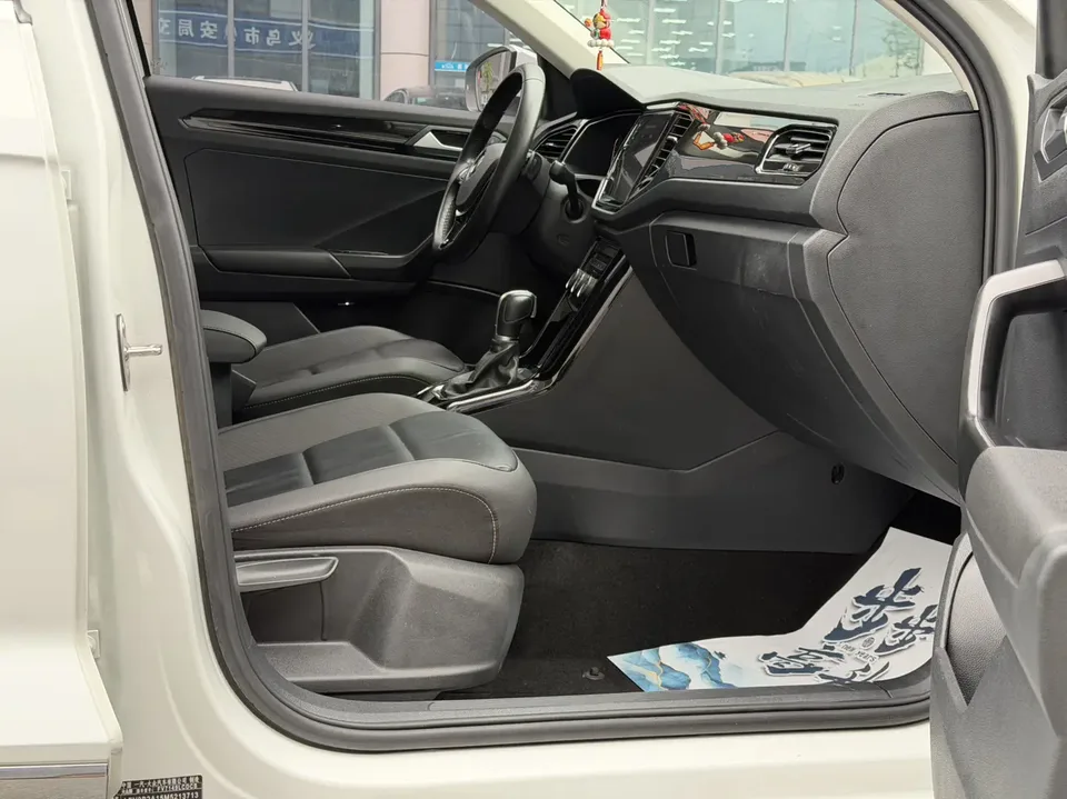 Volkswagen T-Roc 2021 Tangeu 280TSI DSG Two-Wheel Drive Elite Smart Edition 2022 — миниатюра 3