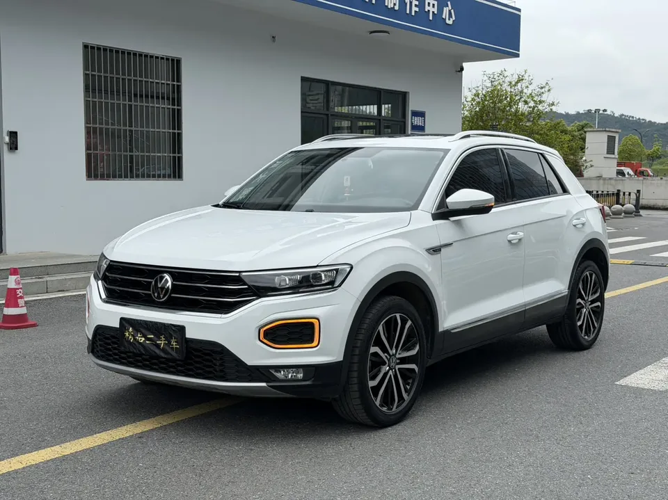 Volkswagen T-Roc 2021 Tangeu 280TSI DSG Two-Wheel Drive Elite Smart Edition 2022 — фото 1, купить с доставкой в Москву