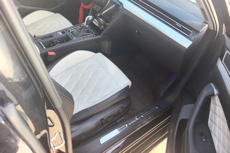 Volkswagen Magotan Magotan 2023 2 million commemorative edition 330TSI DSG luxury model 2023 — миниатюра 5