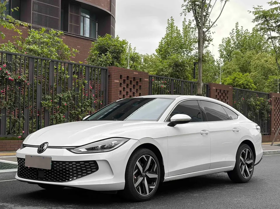 Volkswagen Lamando 2024 Lingdu Lingdu L 280TSI DSG Hot Edition 2024 — фото 1, купить с доставкой в Москву