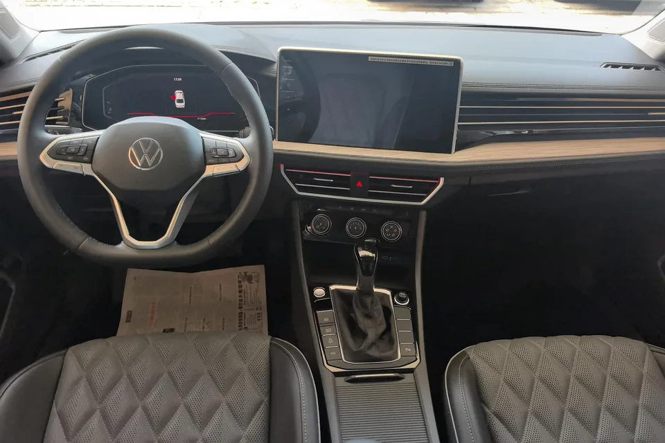 Volkswagen Sagitar Sagitar 300TSI DSG Beyond Edition 2025 — миниатюра 4