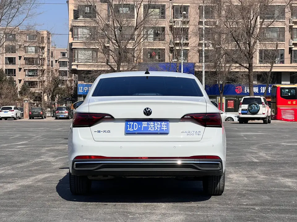 Volkswagen Sagitar Volkswagen Sagitar 30000th Anniversary Edition 300TSI DSG Flying Edition 2026 — миниатюра 2