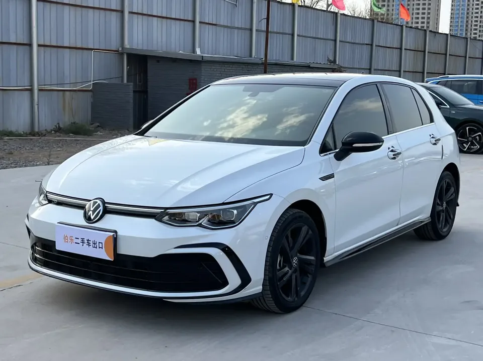 Volkswagen Golf facelift 280TSI DSG R-Line Lite 2023 — фото 1, купить с доставкой в Москву
