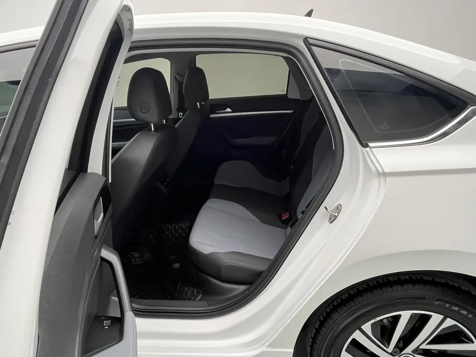 Volkswagen Lavida Lavida 2023 1.5L Automatic 5 Million Edition 2023 — миниатюра 3