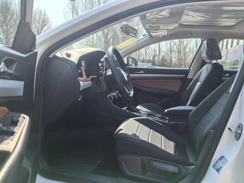 Volkswagen Bora Bora 2025 200TSI DSG Joyride Navigation Edition 2026 — thumbnail 4