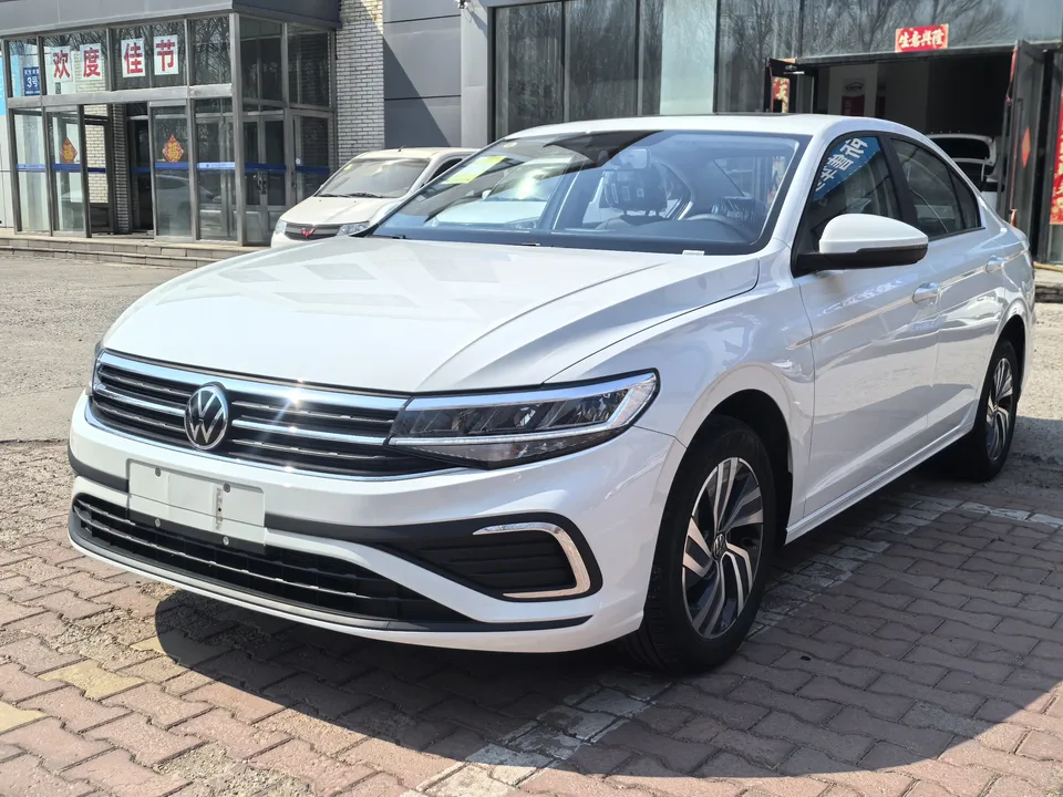 Volkswagen Bora Bora 2025 200TSI DSG Joyride Navigation Edition 2026 — photo 1, buy with delivery to Moscow