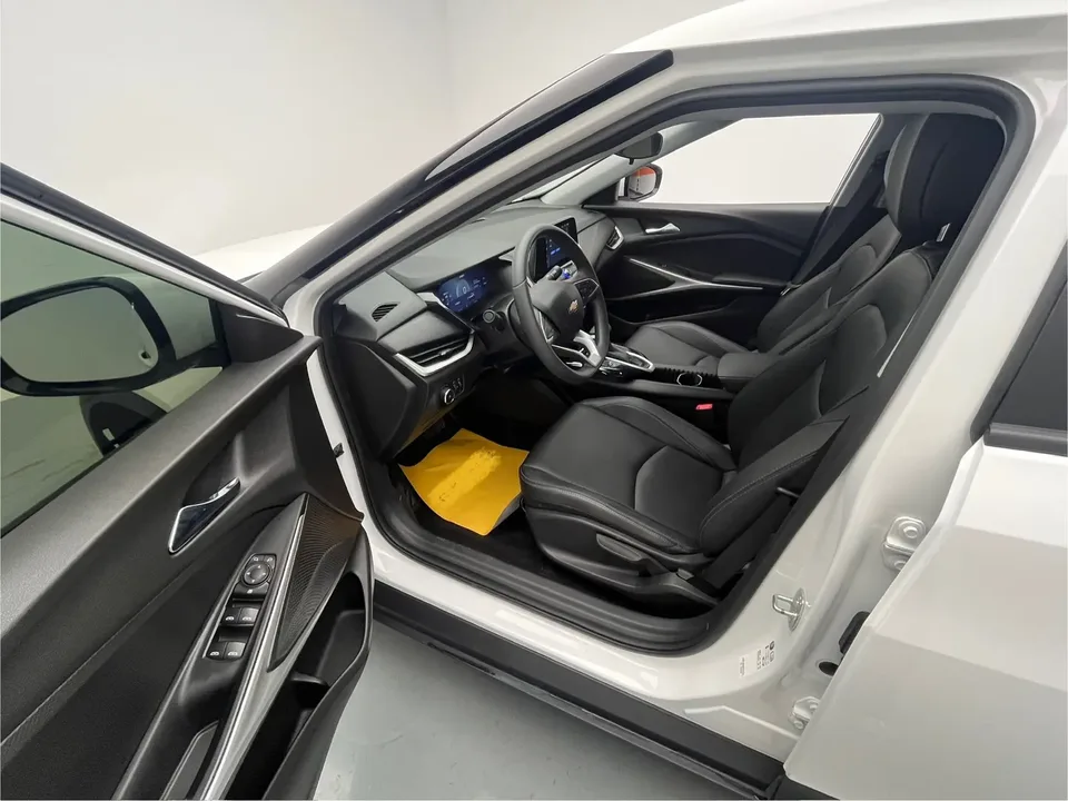 Chevrolet Menlo Galaxy Edition 2024 — миниатюра 4