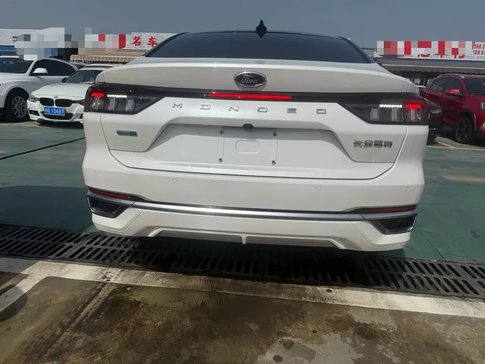 Ford Mondeo EcoBoost 245 Extreme Edition 2023 — миниатюра 2