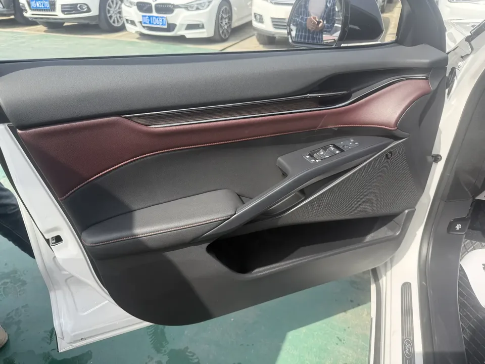Ford Mondeo EcoBoost 245 Extreme Edition 2023 — миниатюра 3