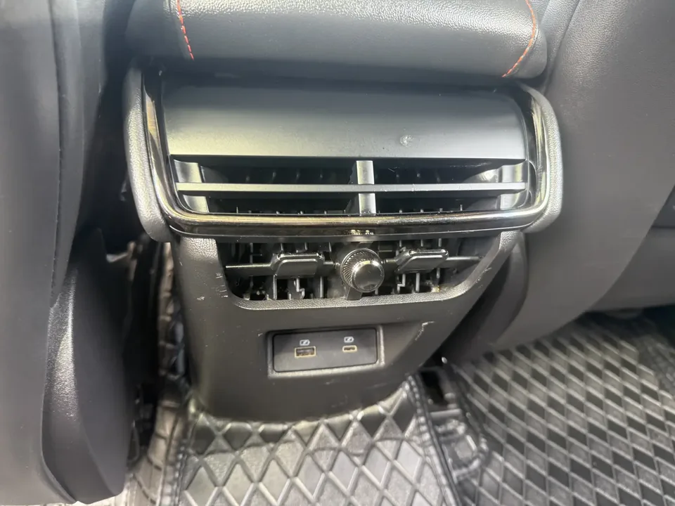 Ford Mondeo EcoBoost 245 Extreme Edition 2023 — миниатюра 4