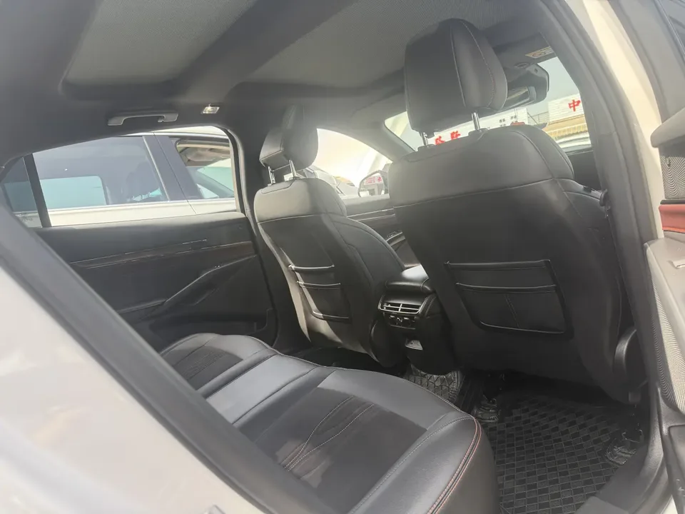 Ford Mondeo EcoBoost 245 Extreme Edition 2023 — миниатюра 5