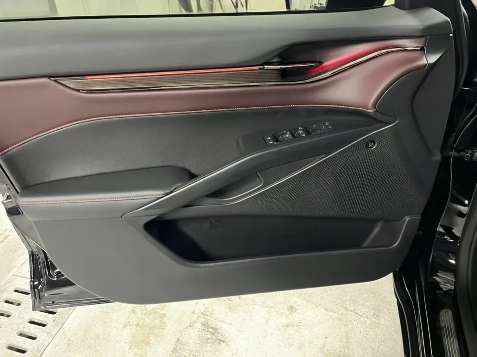 Ford Mondeo Mondeo EcoBoost 245 Extreme Edition 2022 — миниатюра 2