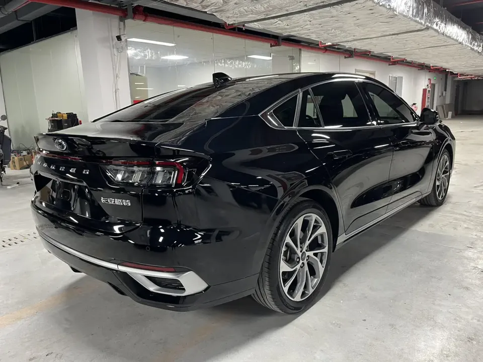 Ford Mondeo Mondeo EcoBoost 245 Extreme Edition 2022 — миниатюра 4