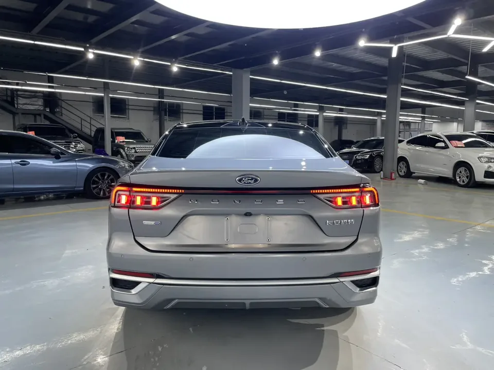 Ford Mondeo EcoBoost 245 Extreme Edition 2022 — миниатюра 2