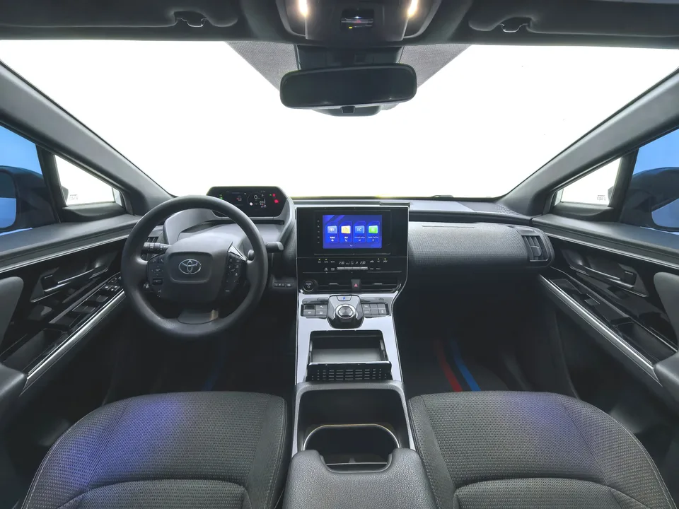 Toyota FAW bZ4X long-range JOY version 2023 — миниатюра 2