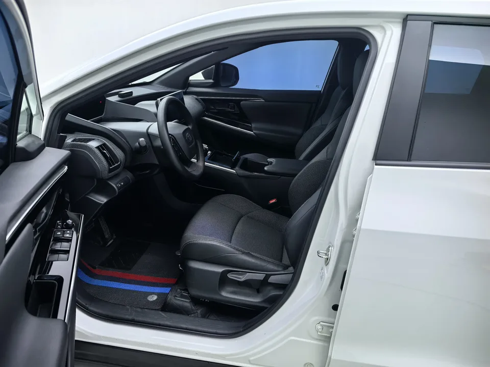 Toyota FAW bZ4X long-range JOY version 2023 — миниатюра 3