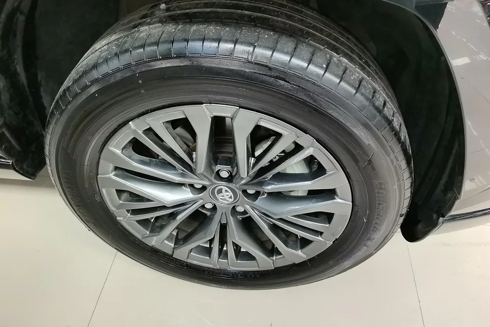 Toyota Willanda 2.0L 2WD Luxury PLUS Edition 2025 — миниатюра 5
