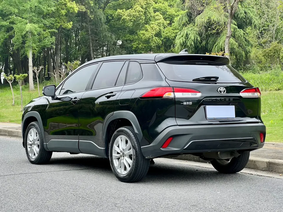 Toyota CorollaCross 2.0L Exclusive Edition 2023 — миниатюра 2