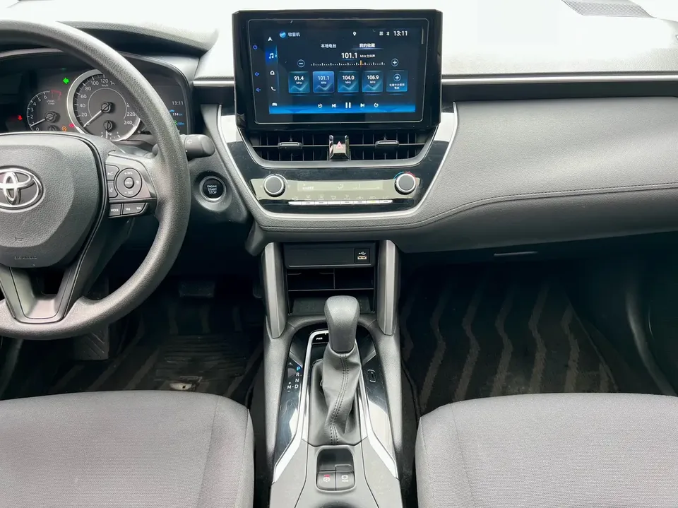 Toyota CorollaCross 2.0L Exclusive Edition 2023 — миниатюра 3