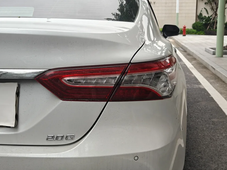 Toyota Camry 2.0G Deluxe Edition 2022 — миниатюра 4
