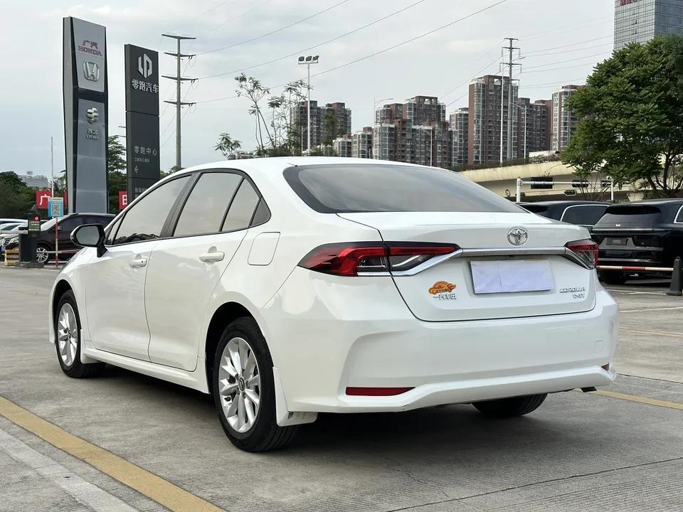 Toyota Corolla Corolla 2021 1.2T S-CVT sports version 2022 — миниатюра 5