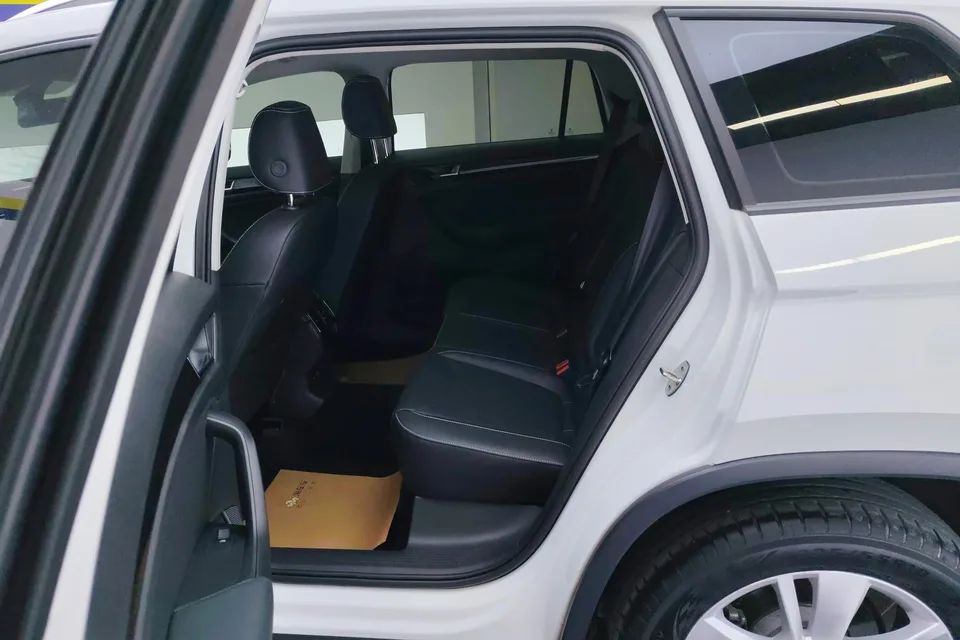 Skoda Kodiaq Kodiak 2024 TSI330 5-seater two-wheel drive powerful version 2024 — миниатюра 3