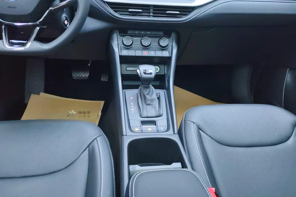 Skoda Kodiaq Kodiak 2024 TSI330 5-seater two-wheel drive powerful version 2024 — миниатюра 4