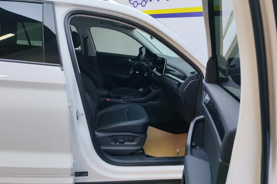 Skoda Kodiaq Kodiak 2024 TSI330 5-seater two-wheel drive powerful version 2024 — миниатюра 5
