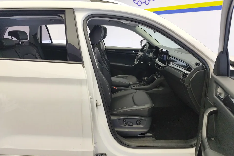 Skoda Kodiaq Kodiak 2024 TSI330 5-seater two-wheel drive powerful version 2024 — миниатюра 4