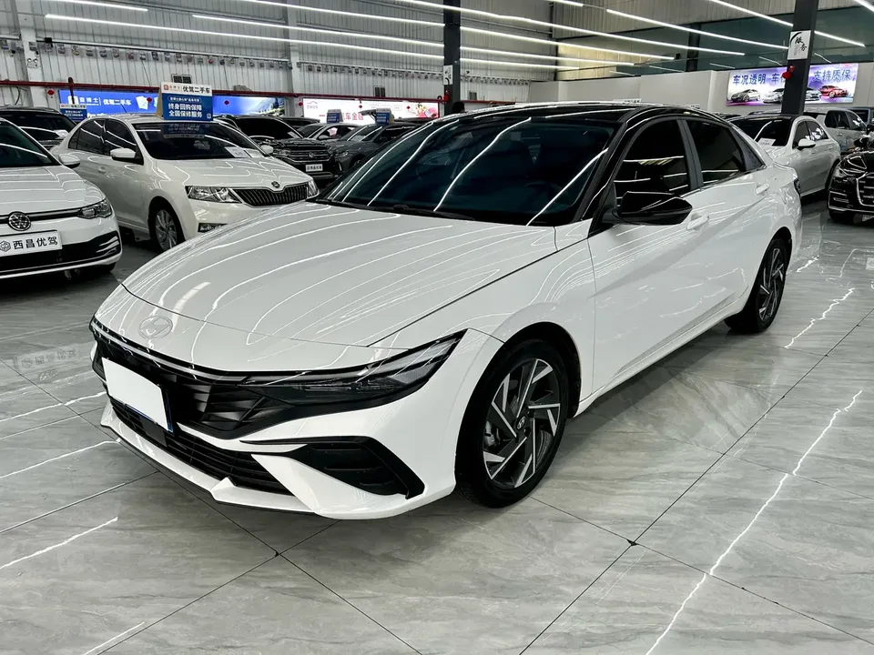 Hyundai Elantra Elantra 2023 1.5L CVT LUX Premium Edition 2024 — photo 1, buy with delivery to Moscow
