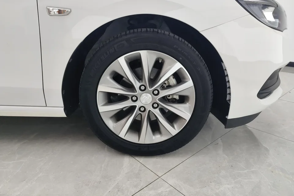 Buick GL6 Buick GL6 2021 323T mild hybrid connected luxury model 2023 — миниатюра 2