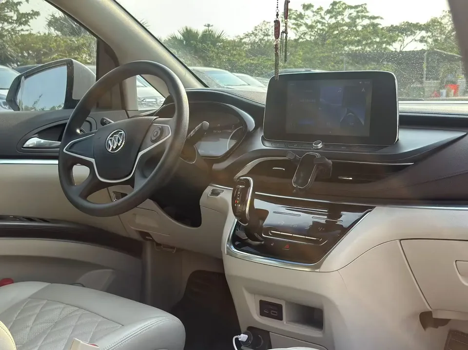 Buick GL8 GL8 2023 Buick GL8 2023 Land Business Class 2.0T Comfort Edition 2023 — thumbnail 5