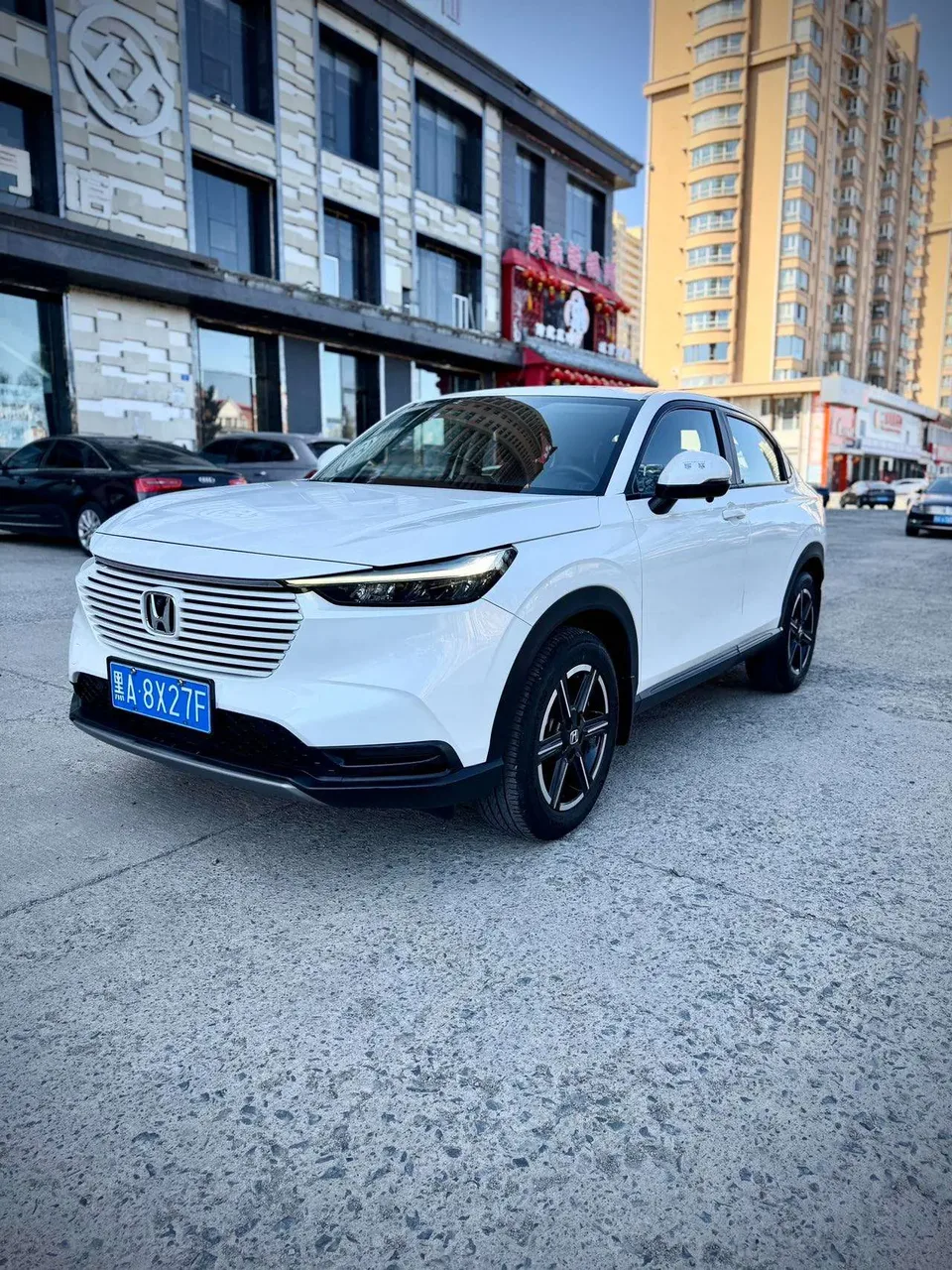 Honda VEZEL Binzhi 2023 1.5L CVT Pioneer Edition 2023 — фото 1, купить с доставкой в Москву