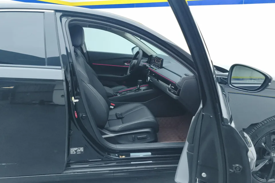 Honda Inspire Insignia 260TURBO Elegant Edition 2023 — миниатюра 2