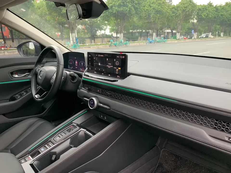 Honda Accord PHEV e:PHEV Luxury Edition 2025 — миниатюра 5