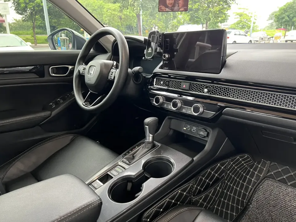 Honda Integra 240TURBO CVT Leading Edition 2023 — миниатюра 4