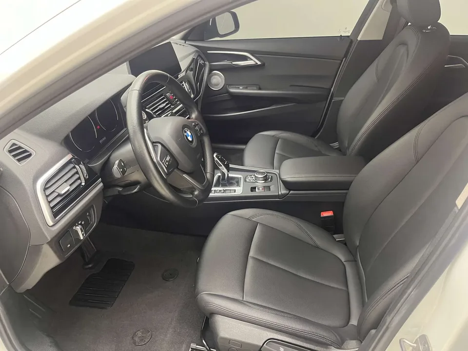 BMW 1 Series BMW 1 Series 2023 120i M Sport 2023 — thumbnail 3