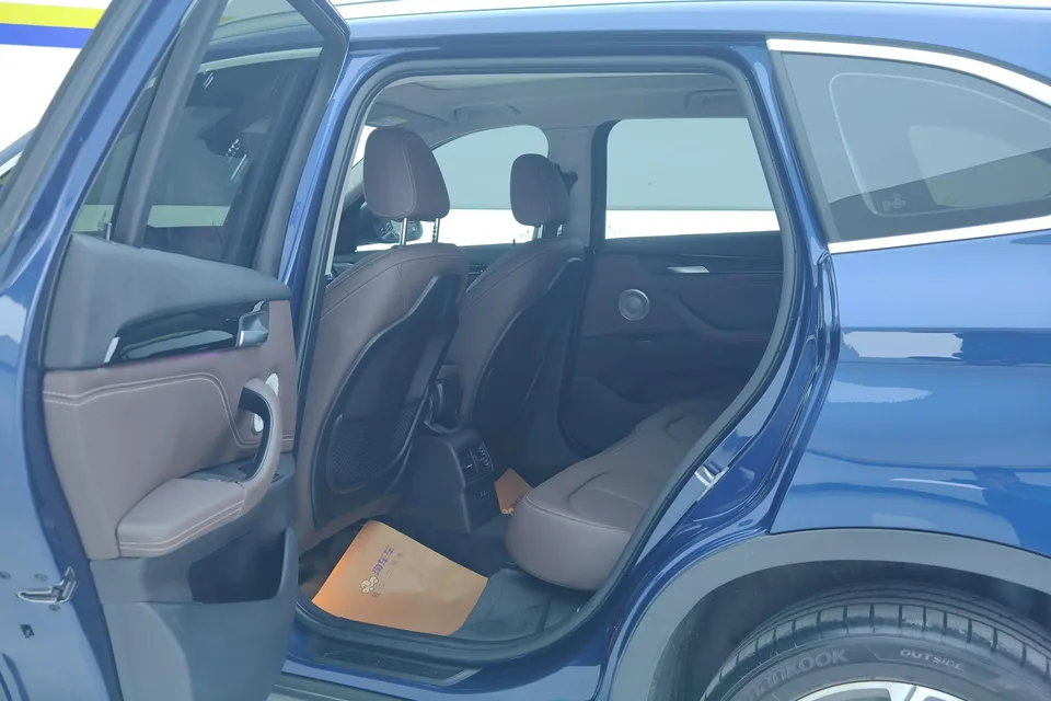 BMW X1 BMW X1 2022 sDrive25Li Leading Edition 2022 — миниатюра 4