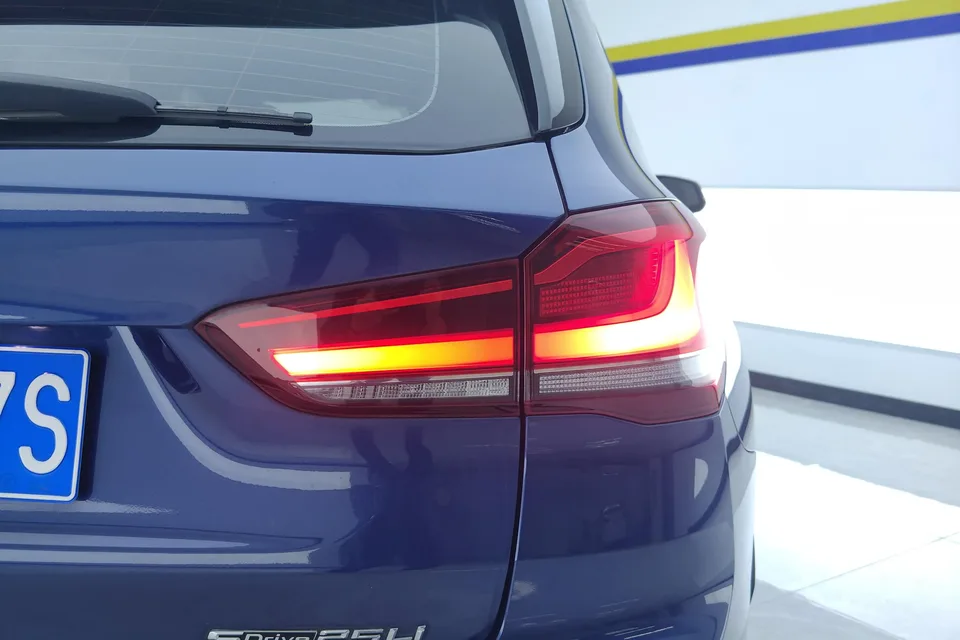 BMW X1 BMW X1 2022 sDrive25Li Leading Edition 2022 — миниатюра 5