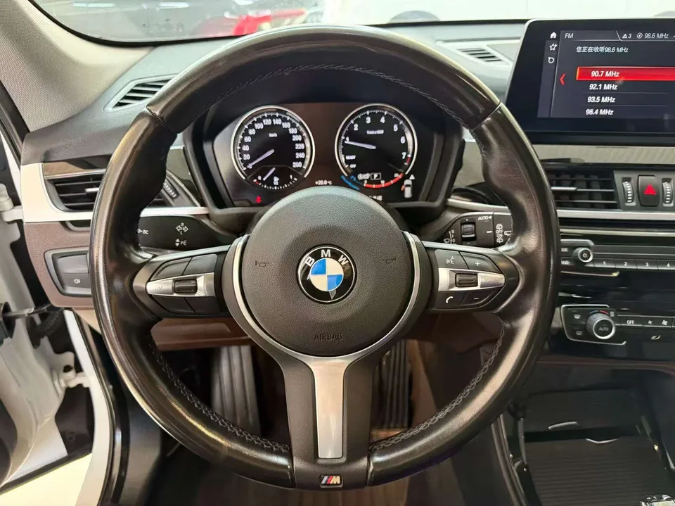 BMW X1 BMW X1 2022 sDrive20Li Exclusive Model 2022 — миниатюра 4