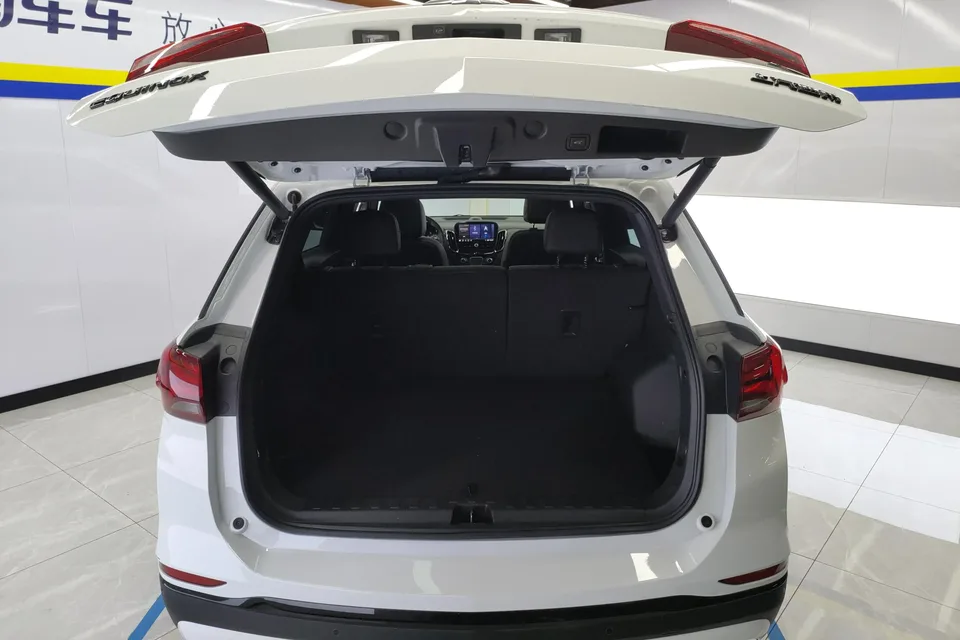 Chevrolet Equinox Explorer 2022 light hybrid 550T RS smart expansion version 2023 — миниатюра 5