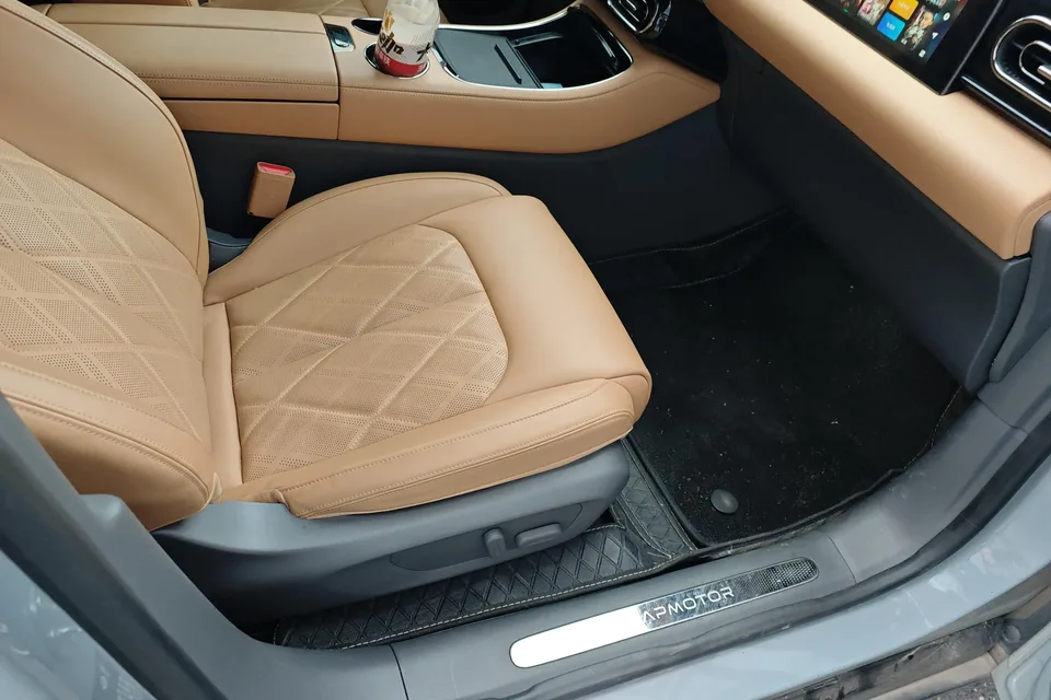 Leapmotor Zero running C01 Extended Range 316 Premium Edition 2024 — миниатюра 3